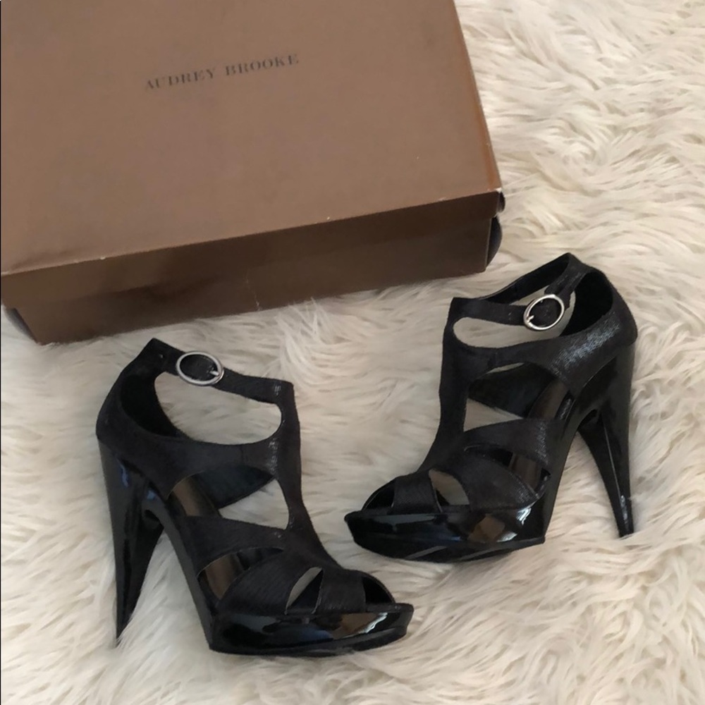 Aubrey Brooke size 8 black heels
